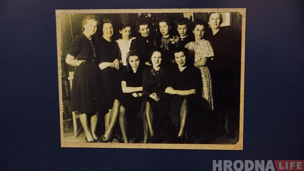 Паштоўкі ад цара, іспанскі крыж і дзённік з малюнкамі: што можна ўбачыць на выставе сям'і Чарнышовых