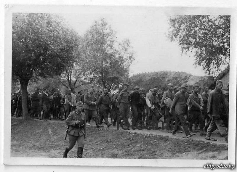 Апельсіны, вада для палонных і размова з вязнямі гета. 88-гадовая гродзенка ўспамінае жыццё ў старым Гродне