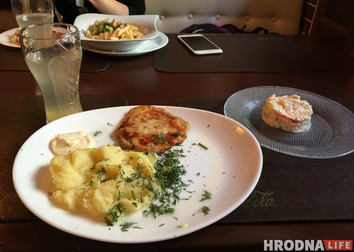 Тайный гость в гродненских кафе: обед в "Ретро Пицца"