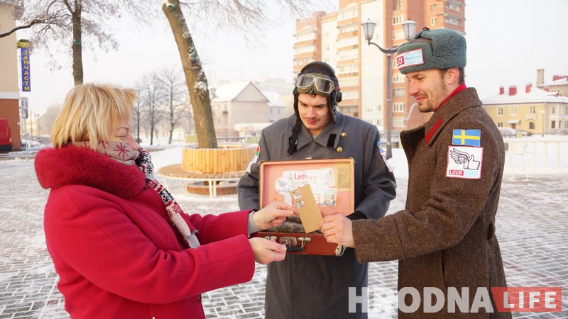 У Гродне незвычайныя паштальёны разносяць лісты з прадказаннямі ад шведскага аракула