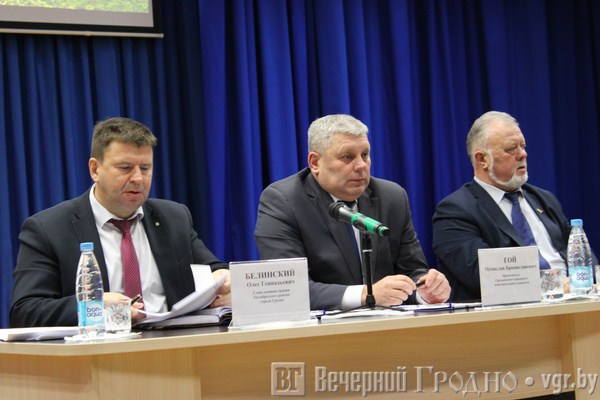 Поликлиника, отопление и новые магазины. Мечислав Гой встретился с жителями Ольшанки