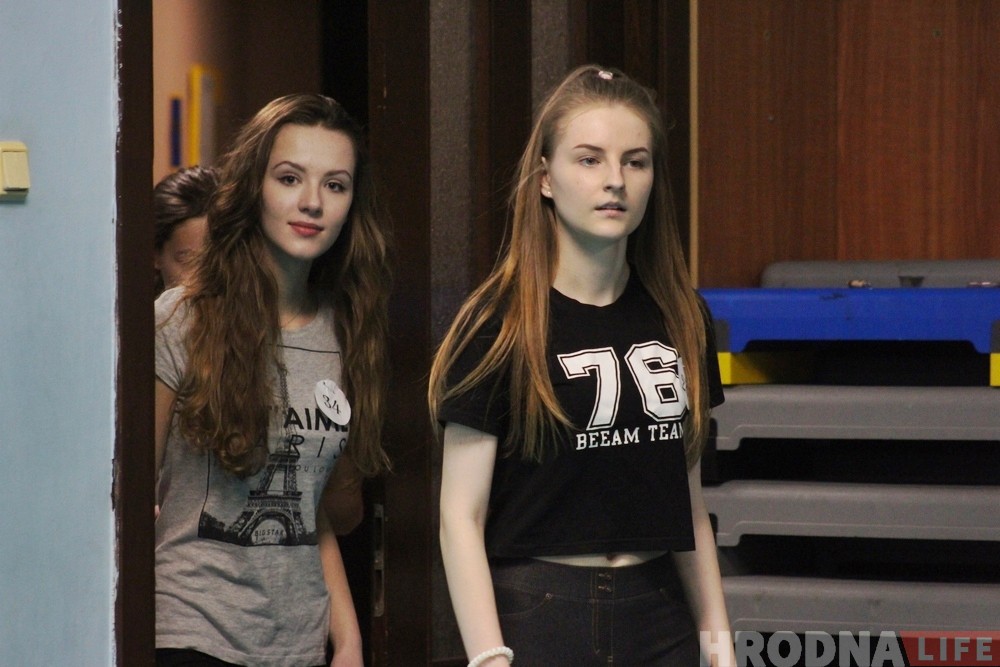 Не за хлопцамі, а за эмоцыямі: у лядовым прайшоў кастынг у групу падтрымкі хакейнага "Нёмана" Не за хлопцамі, а за эмоцыямі: у лядовым прайшоў кастынг у групу падтрымкі хакейнага "Нёмана"