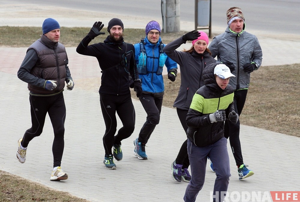 Выйшлі са спячкі: аматары бегу прабеглі вакол Гродна Выйшлі са спячкі: аматары бегу прабеглі вакол Гродна