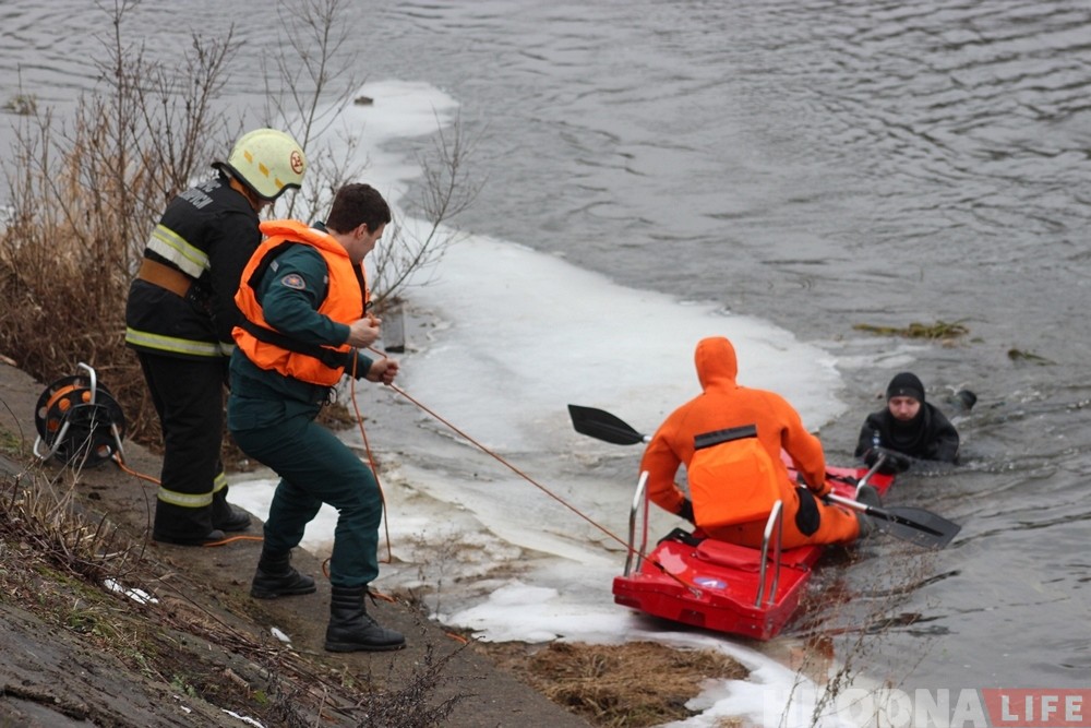 Фотофакт: гродненские спасатели провели учения на Немане