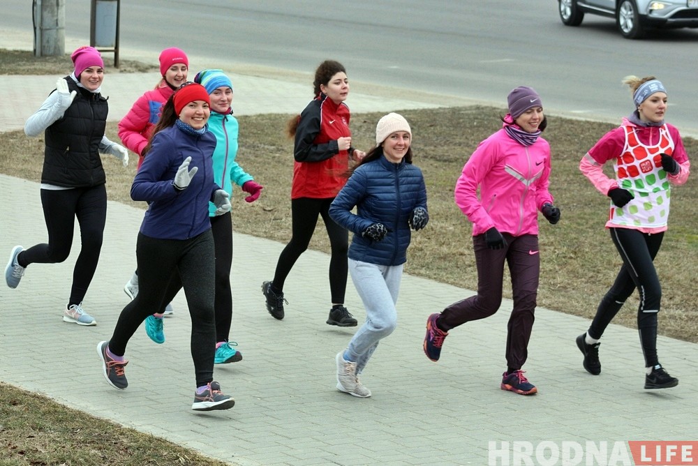 Выйшлі са спячкі: аматары бегу прабеглі вакол Гродна Выйшлі са спячкі: аматары бегу прабеглі вакол Гродна