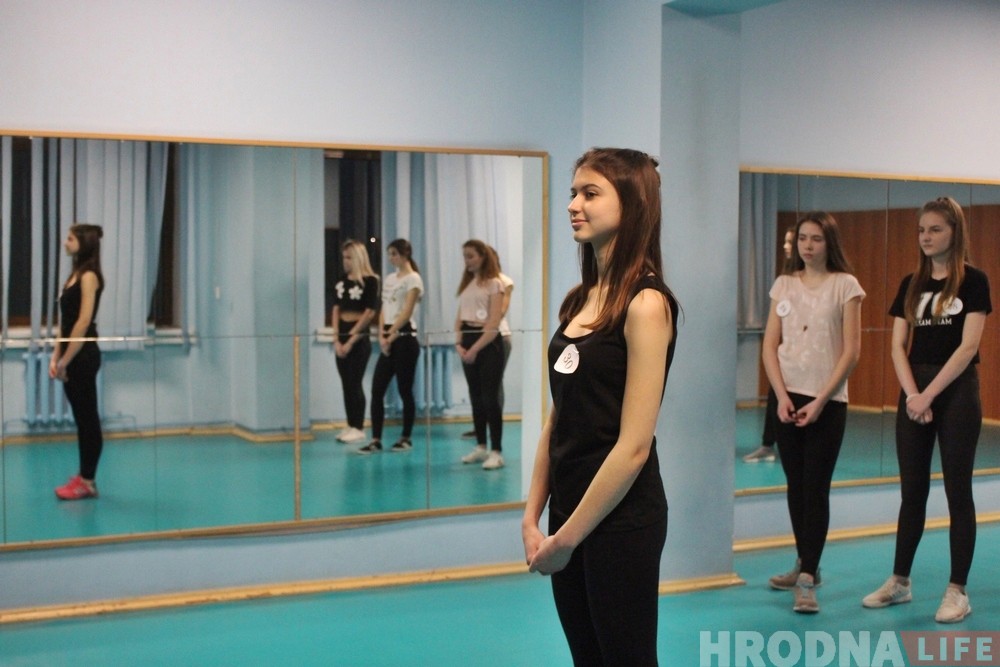 Не за хлопцамі, а за эмоцыямі: у лядовым прайшоў кастынг у групу падтрымкі хакейнага "Нёмана" Не за хлопцамі, а за эмоцыямі: у лядовым прайшоў кастынг у групу падтрымкі хакейнага "Нёмана"