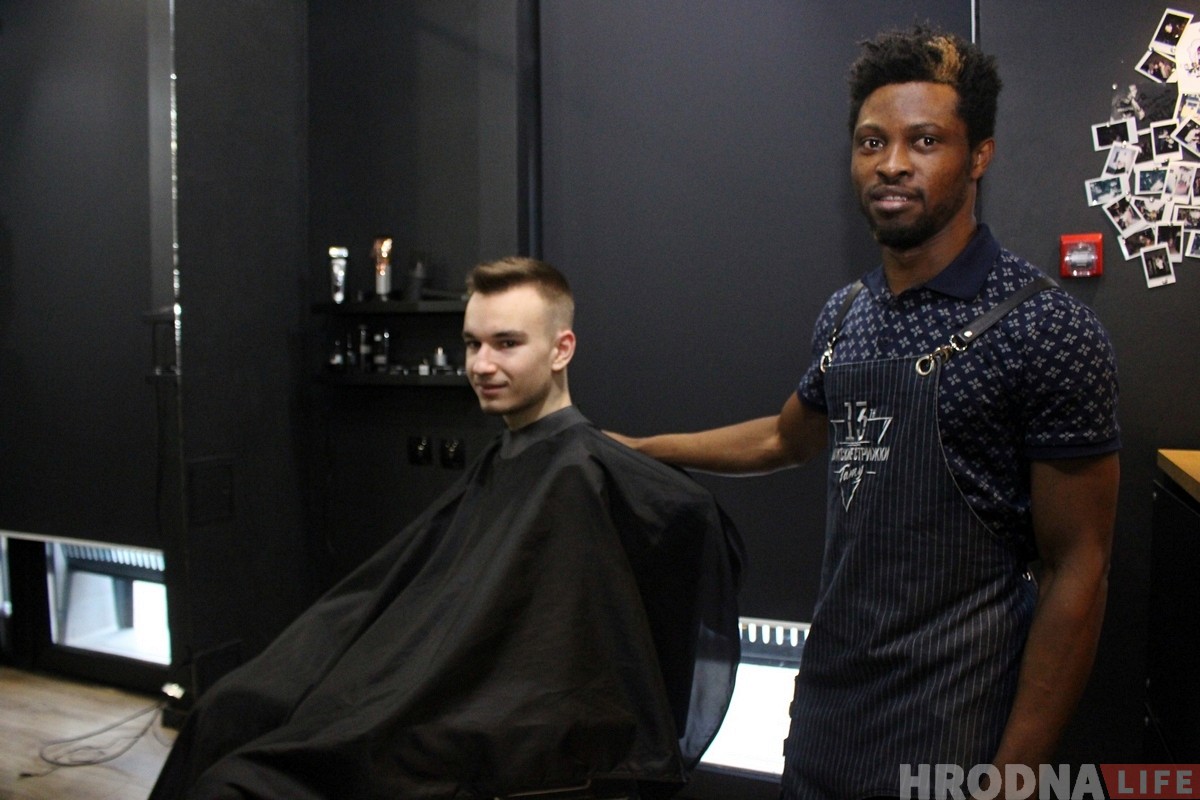 Прыехаў у Гродна, каб стаць барберам. Гісторыя Філіпа з Нігерыі Прыехаў у Гродна, каб стаць барберам. Гісторыя Філіпа з Нігерыі