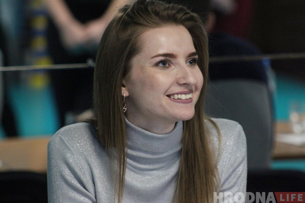 Не за хлопцамі, а за эмоцыямі: у лядовым прайшоў кастынг у групу падтрымкі хакейнага "Нёмана" Не за хлопцамі, а за эмоцыямі: у лядовым прайшоў кастынг у групу падтрымкі хакейнага "Нёмана"