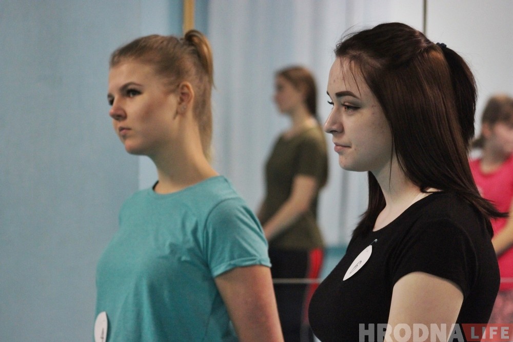 Не за хлопцамі, а за эмоцыямі: у лядовым прайшоў кастынг у групу падтрымкі хакейнага "Нёмана" Не за хлопцамі, а за эмоцыямі: у лядовым прайшоў кастынг у групу падтрымкі хакейнага "Нёмана"