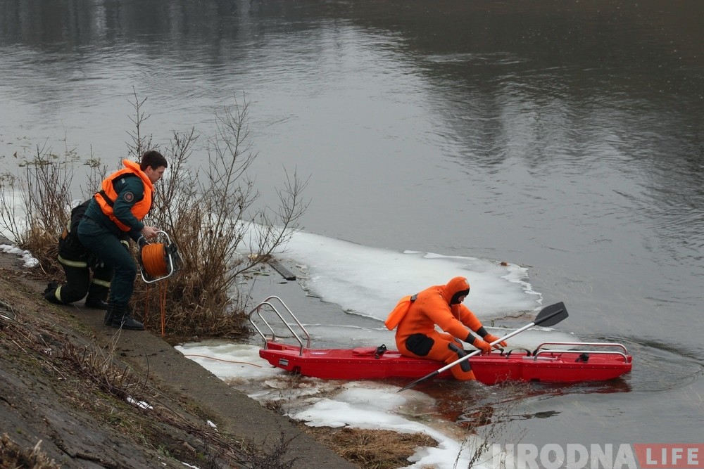 Фотофакт: гродненские спасатели провели учения на Немане