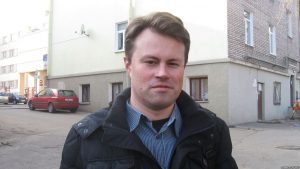 Беларуские законы запретили переписывать в течение первого года. Однако власти оставили лазейки