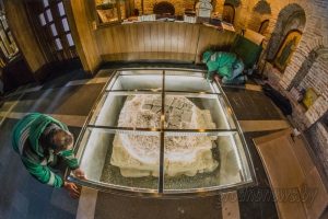 Халодная зброя, рыцарскія даспехі і сямейныя рэліквіі. Былы дырэктар мясакамбіната адкрыў у Гродне галерэю-музей