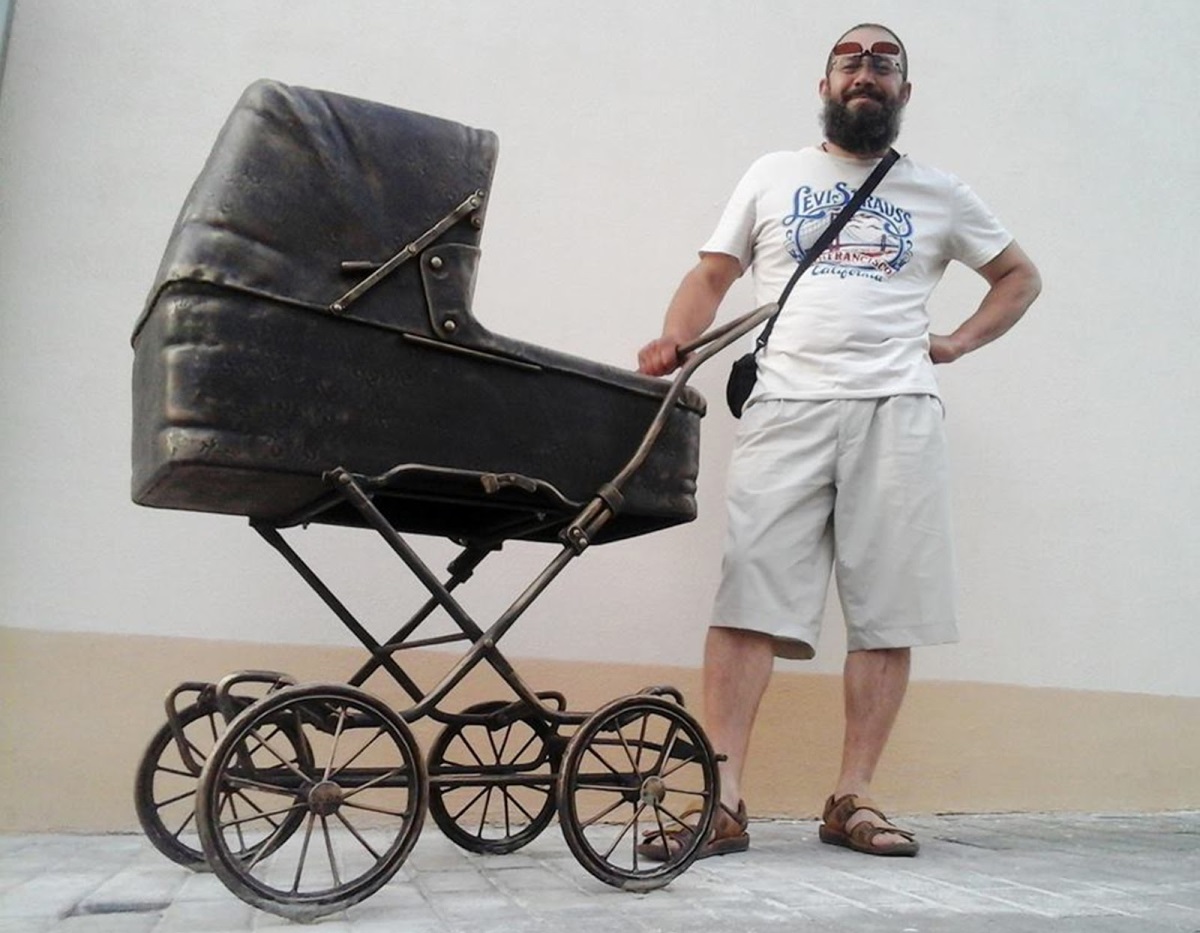 Жалезнае мастацтва. Гродзенскі каваль робіць рыбаў з рыдлёвак