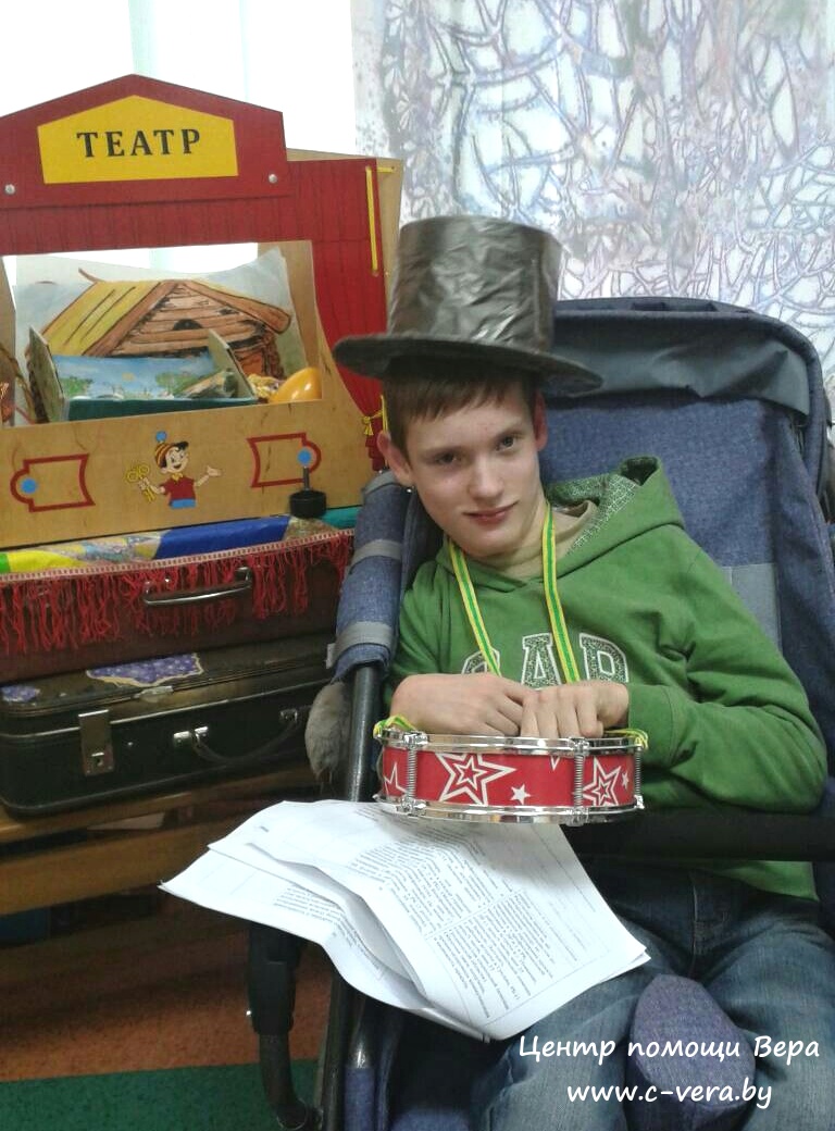 Калі дыягназ - не перашкода для жыцця! 15-гадоваму Крысціяну патрэбны спецыялізаваны вазок і вы можаце дапамагчы яго купіць