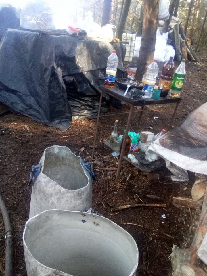 9 тысяч літраў брагі і 90 літраў самагонкі канфіскавалі ў Шчучынскім раёне 9 тысяч літраў брагі і 90 літраў самагонкі канфіскавалі ў Шчучынскім раёне