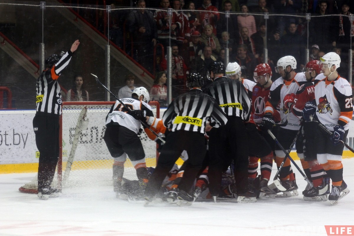 Чарговая перамога над "Шахцёрам" дазволіла "Нёману" выйсці наперад у серыі 