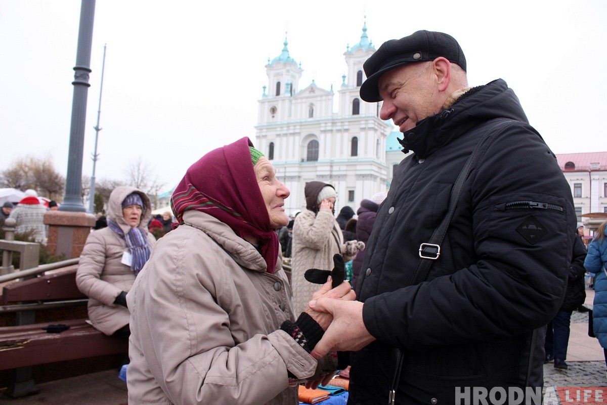 «Пачыналі з 20 рамеснікаў, а сёння іх сотні». Арганізатар першых "Казюкоў" пра адраджэнне кірмаша ў Гродне