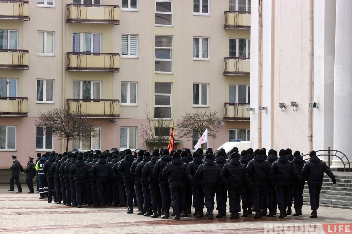 Гродненская милиция в день своего праздника прошла маршем по улицам города