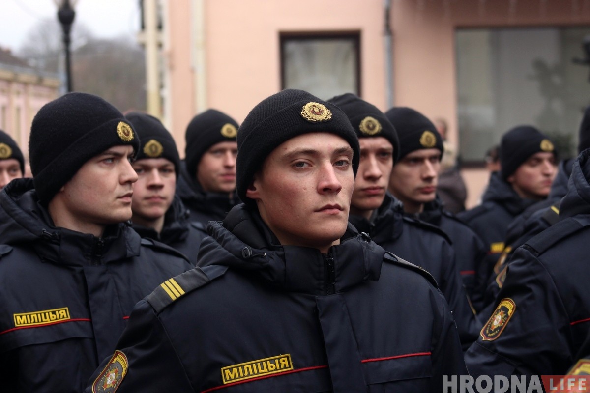 Гродненская милиция в день своего праздника прошла маршем по улицам города