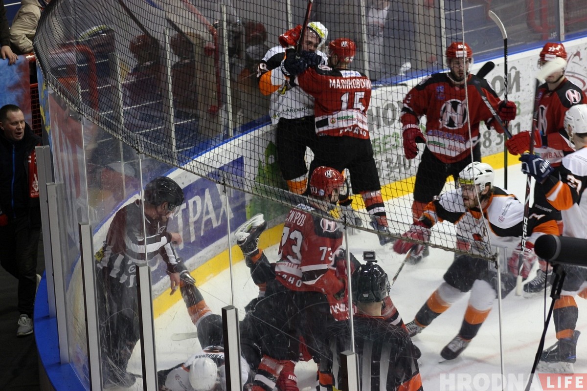 Зноў перамога "кратоў": "Нёман" прайграў у другім матчы паўфіналу