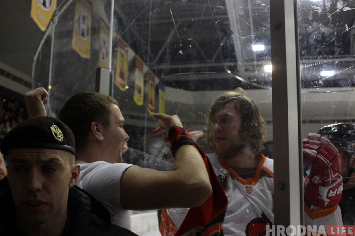 Зноў перамога "кратоў": "Нёман" прайграў у другім матчы паўфіналу