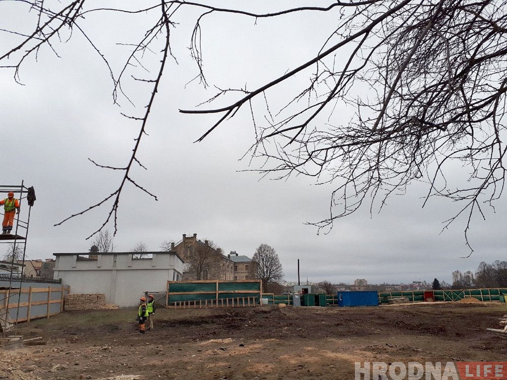 «Гатовы саступіць 15 сотак і хай пакажа, як рабіць». Інвестар на Траецкай адказаў гісторыку Супрону «Гатовы саступіць 15 сотак і хай пакажа, як рабіць». Інвестар на Траецкай адказаў гісторыку Супрону