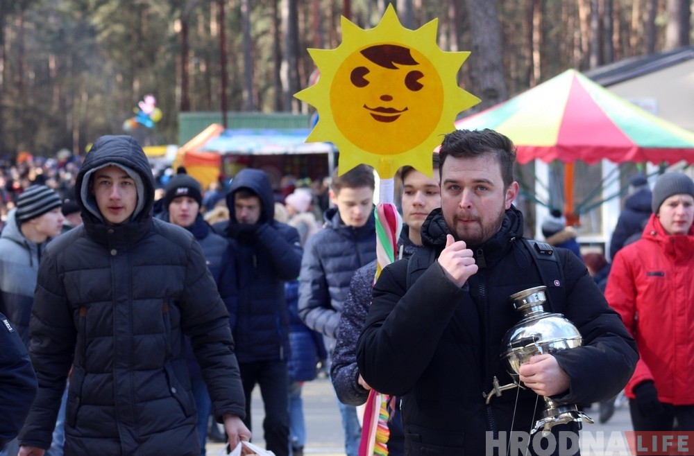 ФОТА: У Гродне прайшлі народныя гулянні на Масленіцу