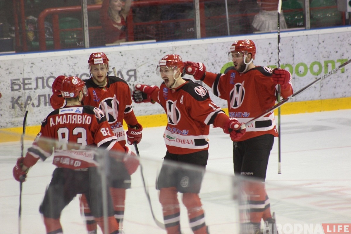 Зноў перамога "кратоў": "Нёман" прайграў у другім матчы паўфіналу