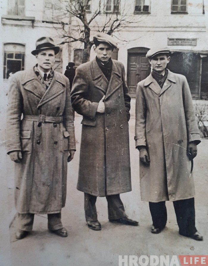 «Мы з Пярэселкі». Як вясковыя хлопцы баранілі Фарны касцёл у Гродне «Мы з Пярэселкі». Як вясковыя хлопцы баранілі Фарны касцёл у Гродне