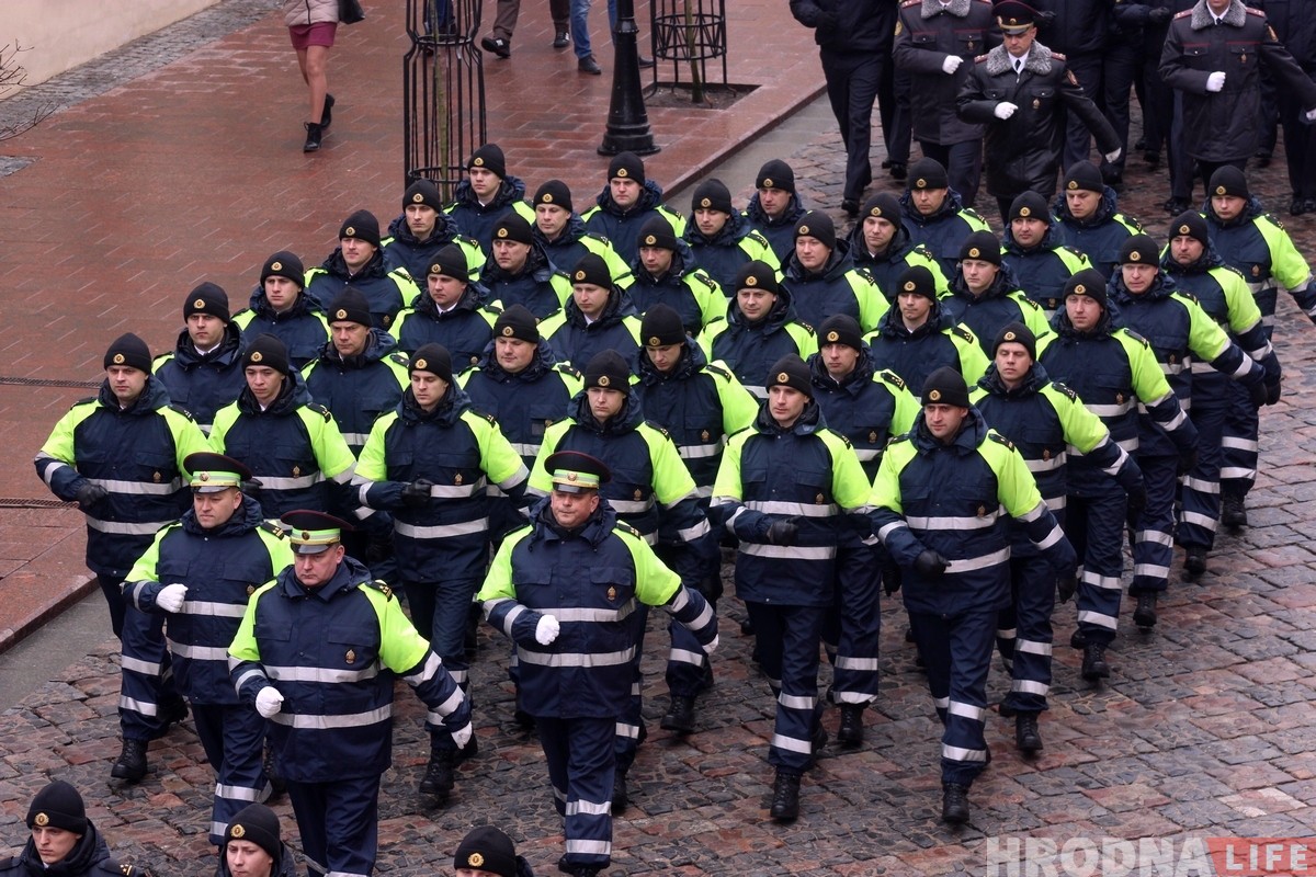 Гродненская милиция в день своего праздника прошла маршем по улицам города