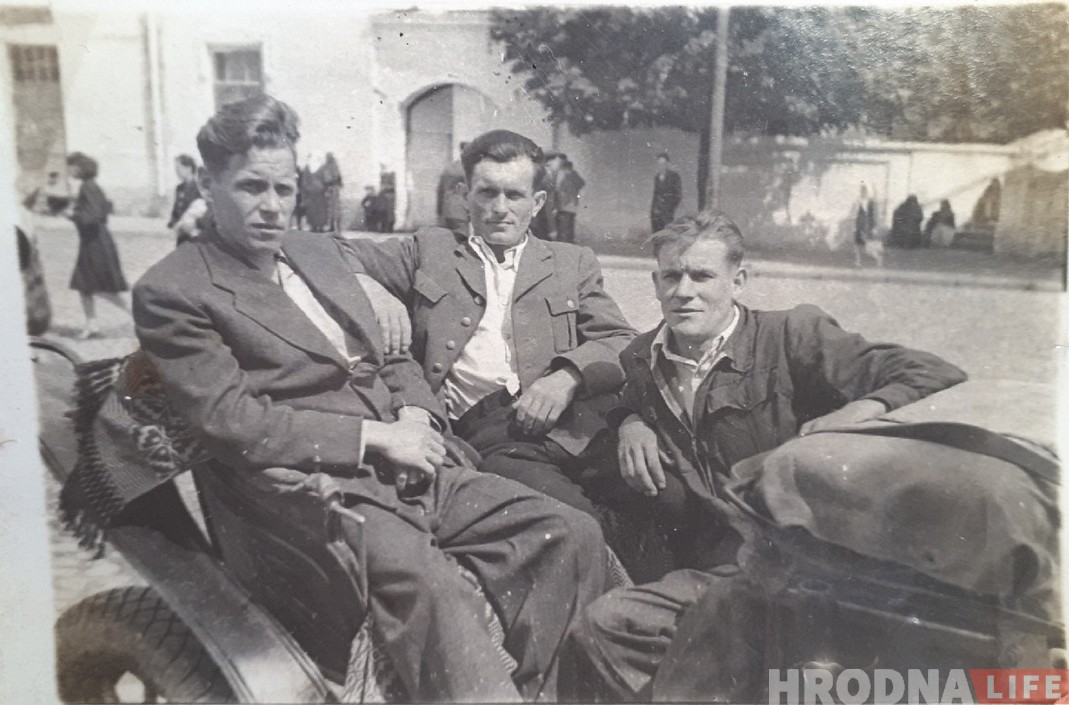 «Мы з Пярэселкі». Як вясковыя хлопцы баранілі Фарны касцёл у Гродне