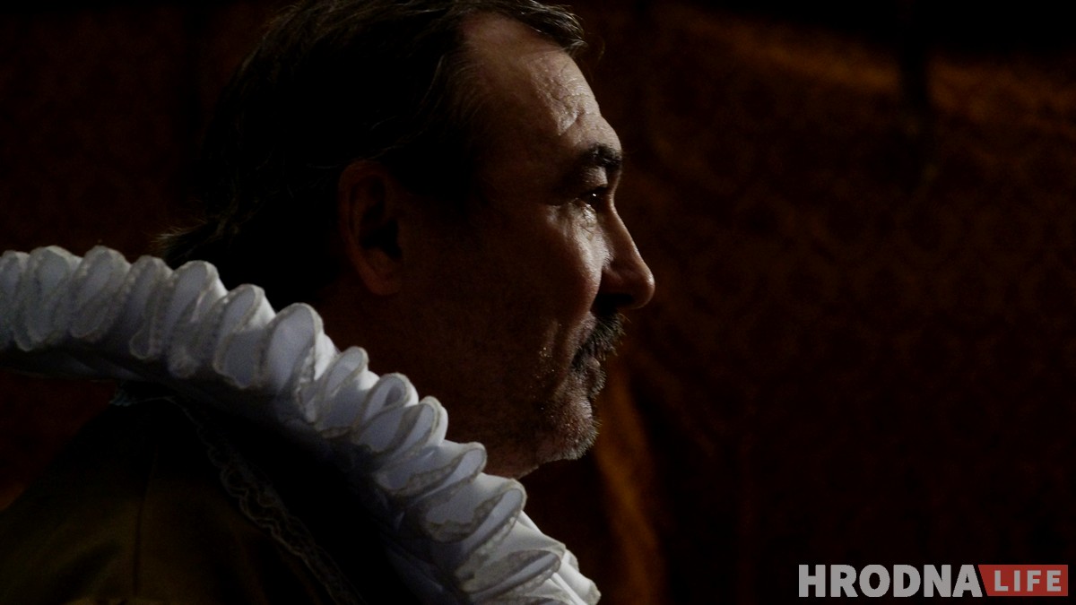 “Паставіць можна і тэлефонны даведнік”. Сяргей Бачкоў расказаў пра 10 год народнага тэатра “Бочонок”