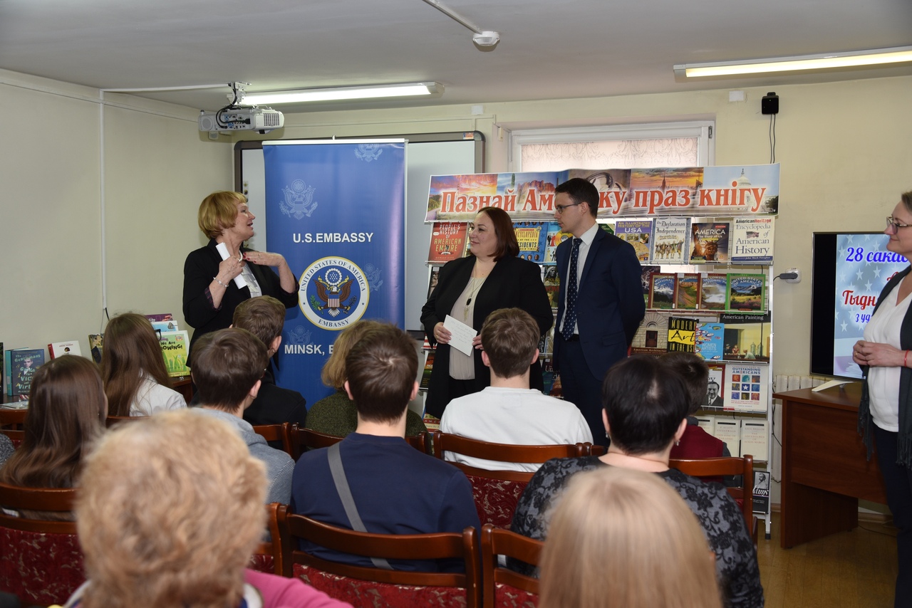 Развіваць турызм і дапамагаць бежанцам. Асноўнае пра візіт Паверанай ў справах ЗША ў Беларусі ў Гродна
