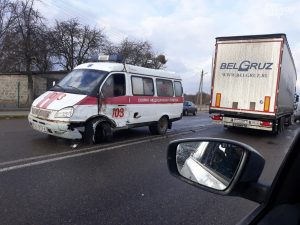 Фотафакт: хтосьці намаляваў на дамах на Замкавай дзіўныя надпісы Фотафакт: хтосьці намаляваў на дамах на Замкавай дзіўныя надпісы
