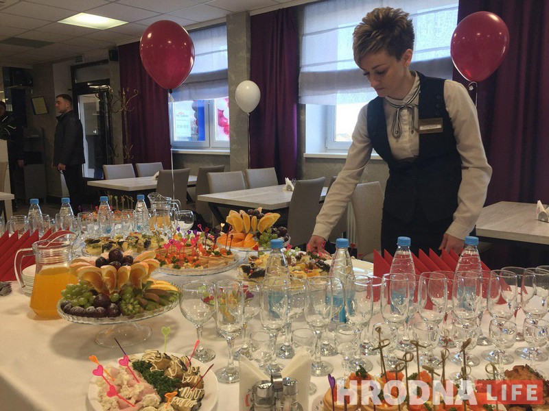 “Есці хочацца не толькі ў цэнтры”. Бістро з хатнімі абедамі адкрылі на ўскрайку Гродна “Есці хочацца не толькі ў цэнтры”. Бістро з хатнімі абедамі адкрылі на ўскрайку Гродна