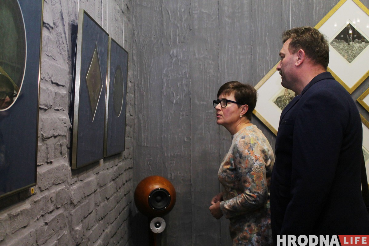 Незавершаны "Санет" Юрыя Якавенкі прэзентавалі ў галерэі "У Майстра" Незавершаны "Санет" Юрыя Якавенкі прэзентавалі ў галерэі "У Майстра"