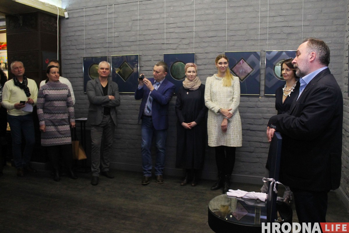 Незавершаны "Санет" Юрыя Якавенкі прэзентавалі ў галерэі "У Майстра" Незавершаны "Санет" Юрыя Якавенкі прэзентавалі ў галерэі "У Майстра"