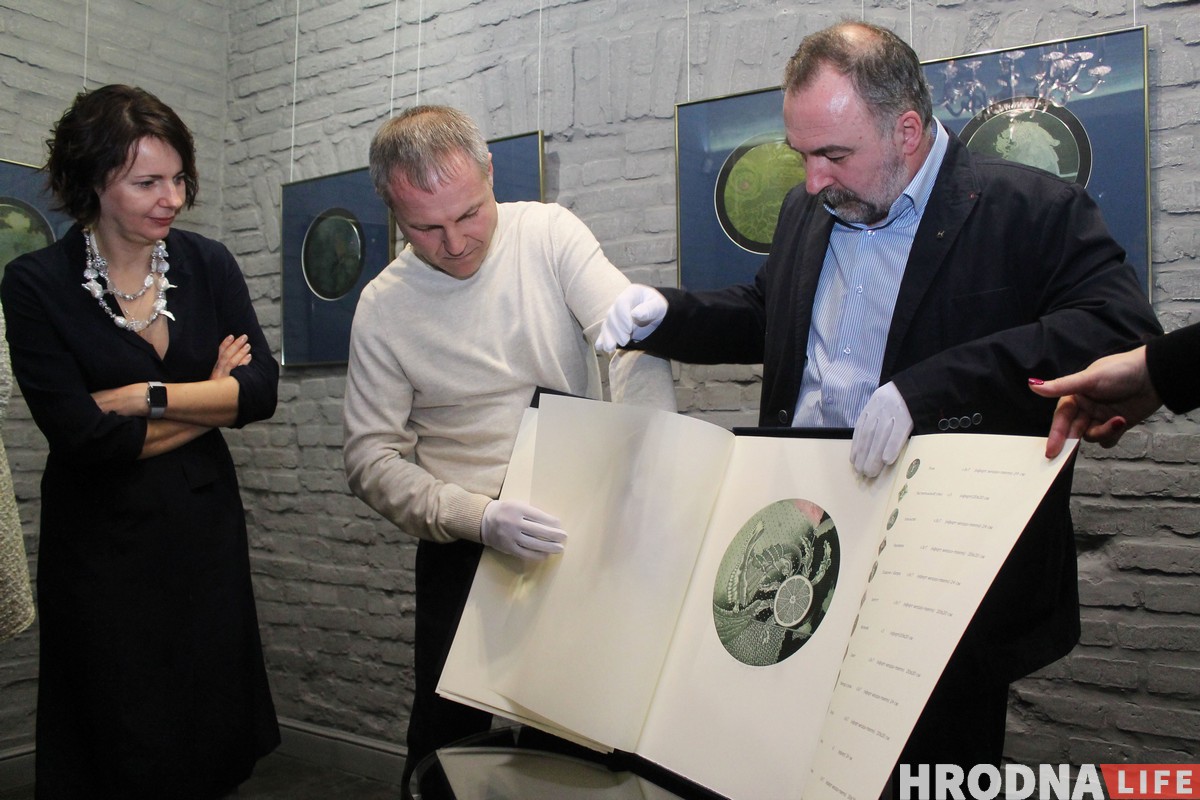 Незавершаны "Санет" Юрыя Якавенкі прэзентавалі ў галерэі "У Майстра" Незавершаны "Санет" Юрыя Якавенкі прэзентавалі ў галерэі "У Майстра"