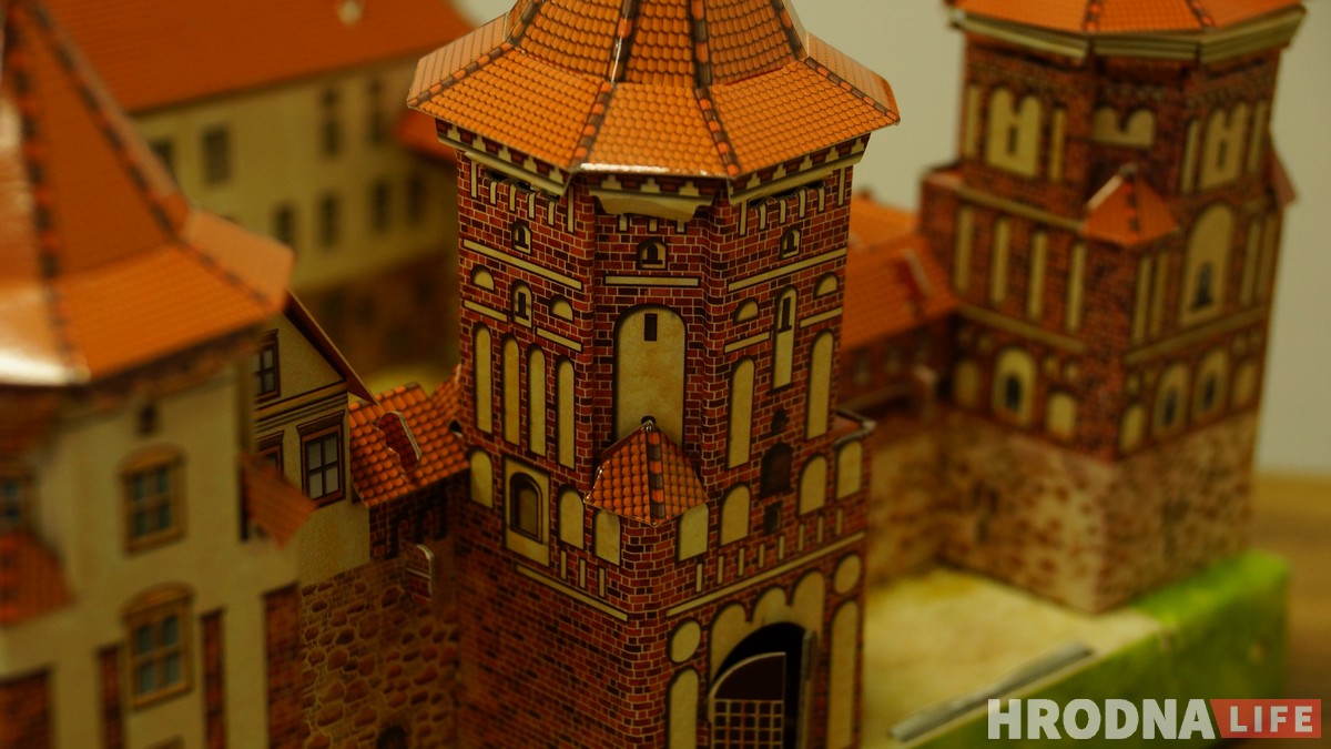 Построй себе Мирский замок и узнай о его легендах