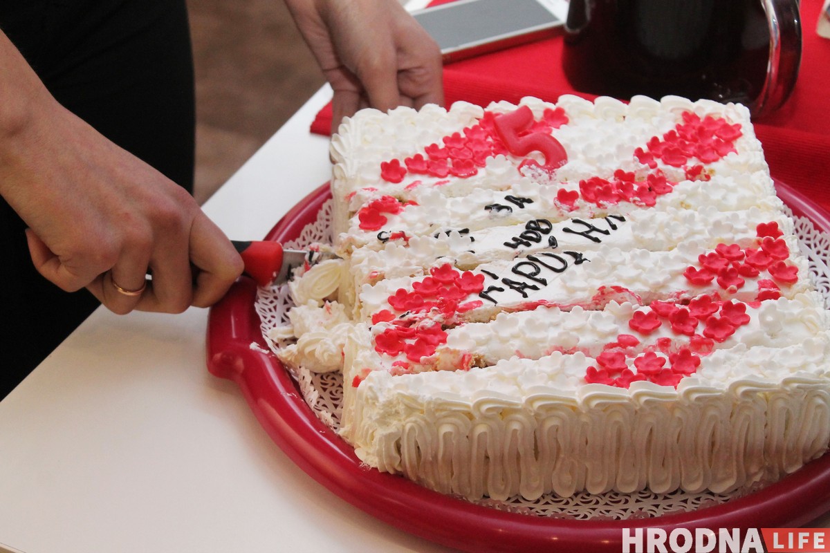 З Пітам Паўлавым і сімвалічным тортам. “Мова Нанова Гародня” адзначыла пяцігоддзе З Пітам Паўлавым і сімвалічным тортам. “Мова Нанова Гародня” адзначыла пяцігоддзе