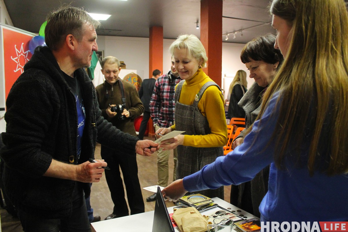 З Пітам Паўлавым і сімвалічным тортам. “Мова Нанова Гародня” адзначыла пяцігоддзе З Пітам Паўлавым і сімвалічным тортам. “Мова Нанова Гародня” адзначыла пяцігоддзе