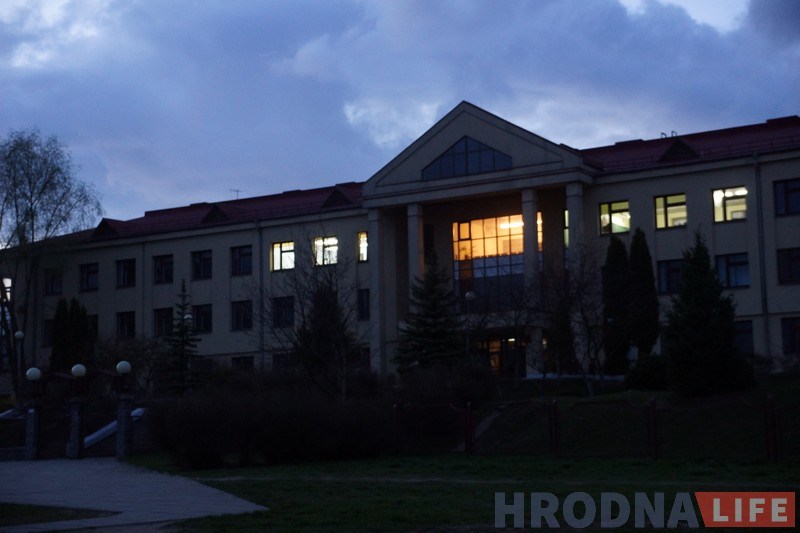 З'язджаць вучыцца непажадана, вяртацца з дыпломам таксама. Як у Беларусі змагаюцца з замежнай адукацыяй