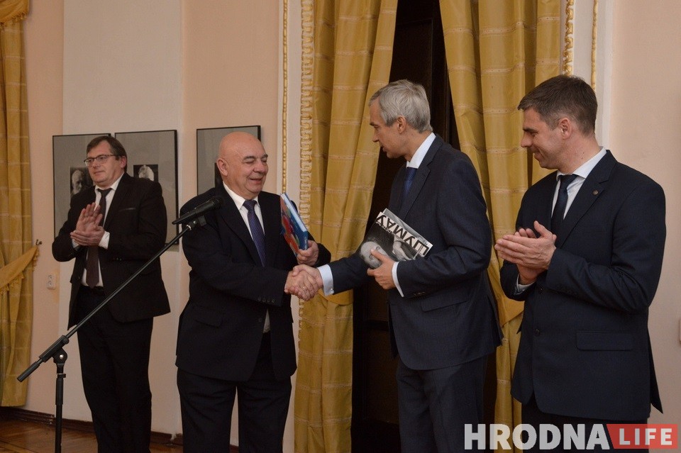 Пётр Шумаў вярнуўся ў Гродна: у Новым замку адкрылася выстаўка знакамітага парыжскага фатографа