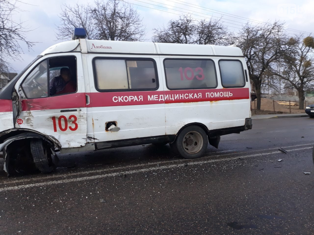 В Гродно столкнулись фура и "скороя помощь"