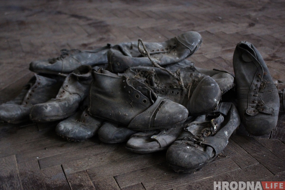 Не только старые бутсы: в музей "Немана" передали кубок и сетку