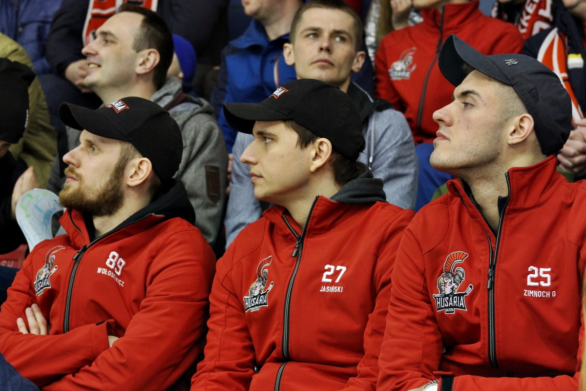 «Сюды можна ездзіць за сапраўдным хакейным відовішчам». Госці з Беластока дзеляцца эмоцыямі ад матчу ў Гродне