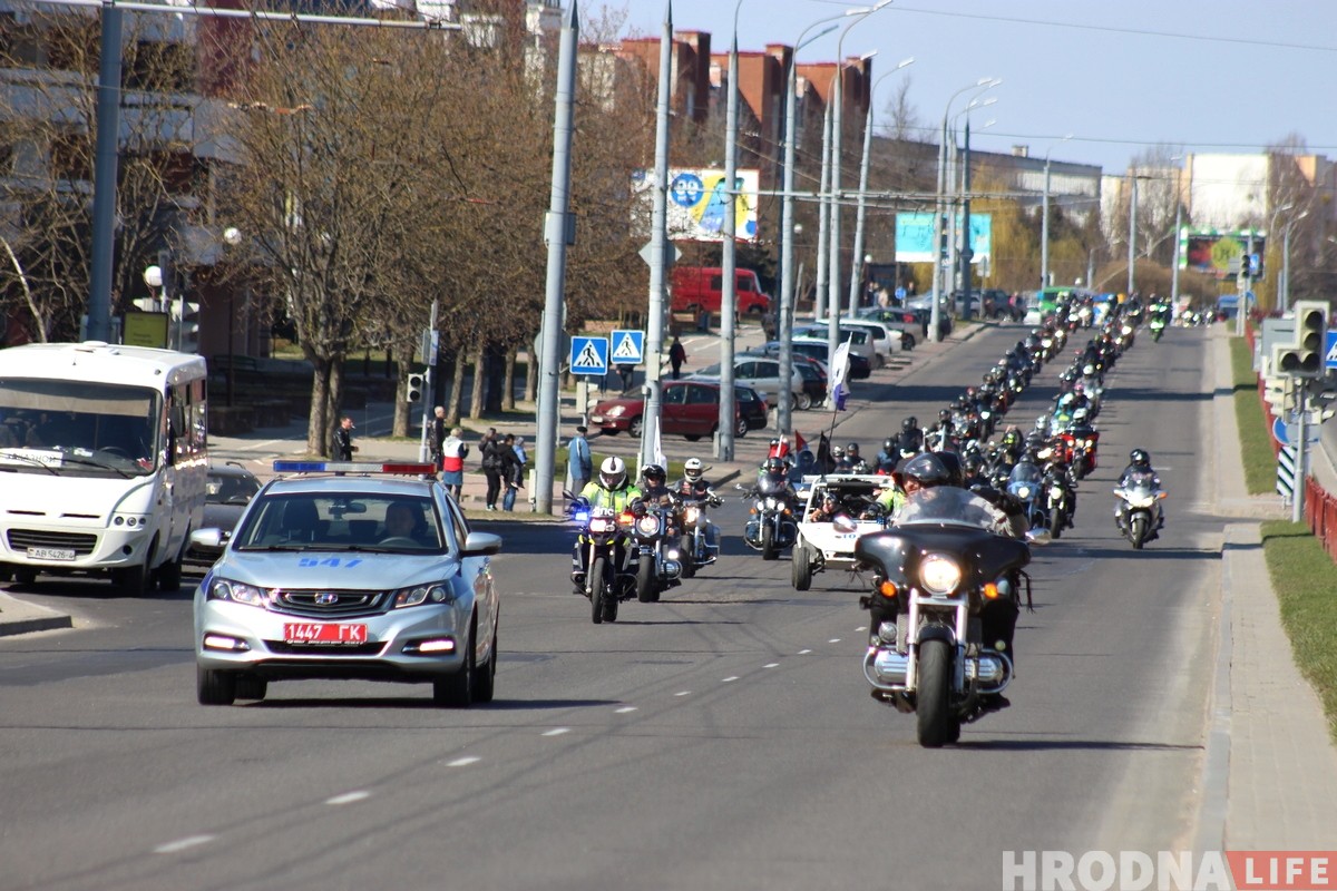 Зноў роў матора: у Гродне байкеры адкрылі мотасезон