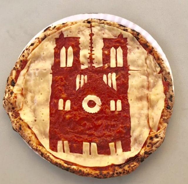 У Гродне зрабілі піцу з Нотр-Дамам