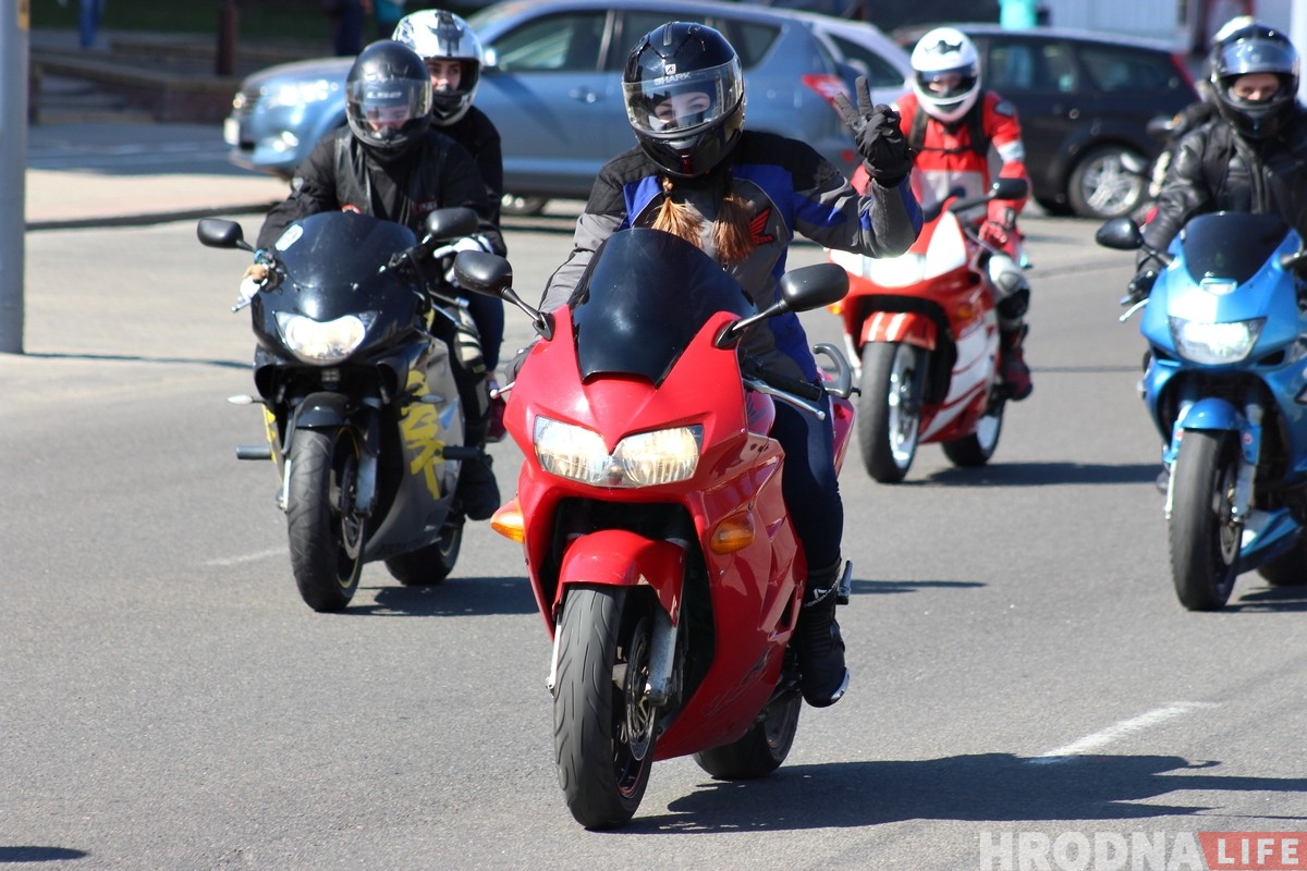 Зноў роў матора: у Гродне байкеры адкрылі мотасезон