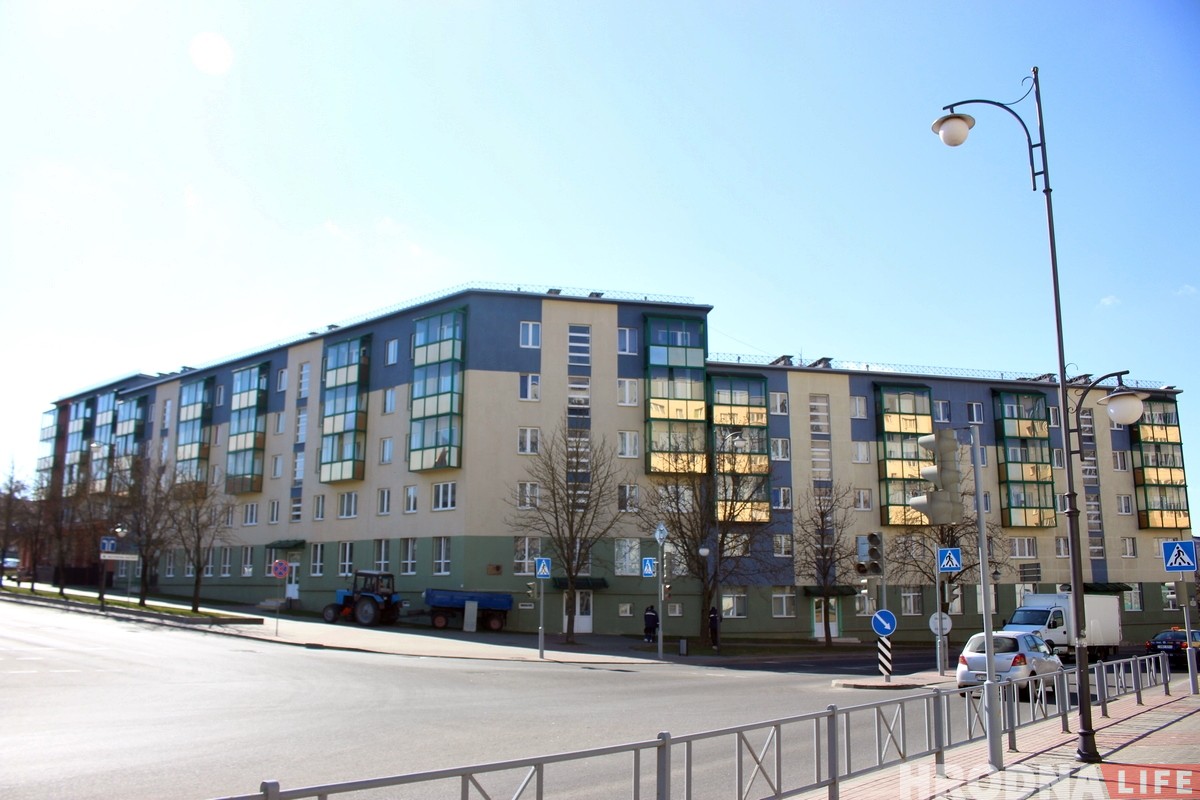 У Гродне ўсталявалі памятную шыльду Аляксею Карпюку